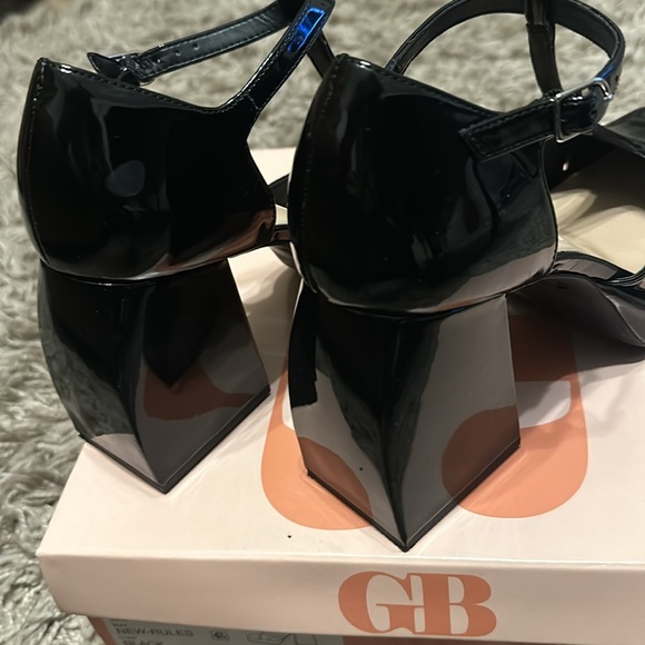 GB Dillards New-Rules Platform Heels - Picture 4 of 5